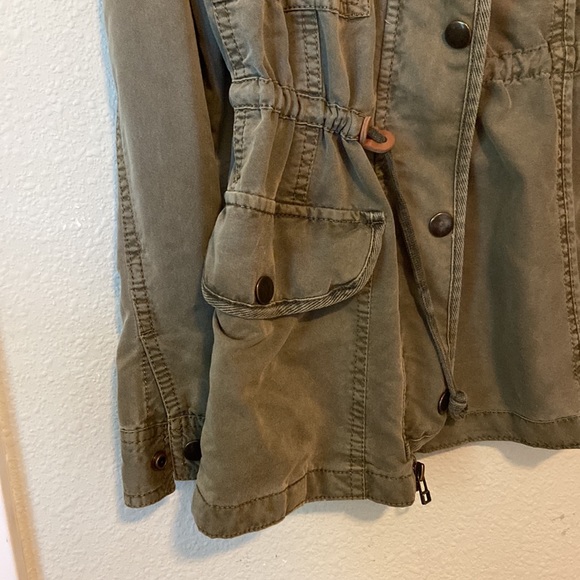 Hinge army zip up jacket. Small - Picture 2 of 5